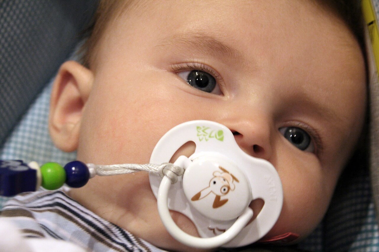 How to clean baby's pacifier