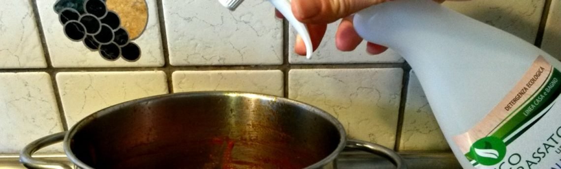 Lavastoviglie: come trattare velocemente recipienti particolarmente unti